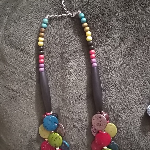 Fashion Necklace - Picture 3 of 3